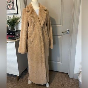JLUXLABEL Tan Faux Fur Coat, Size M.